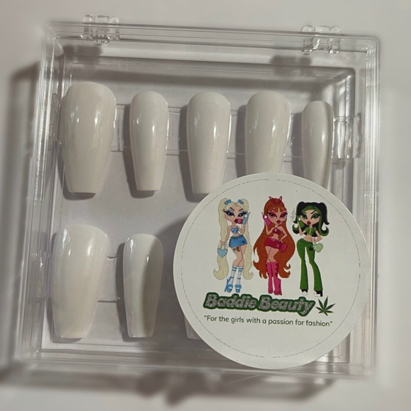 Baddie Beauty All White Press On Nails - Picture 1 of 4